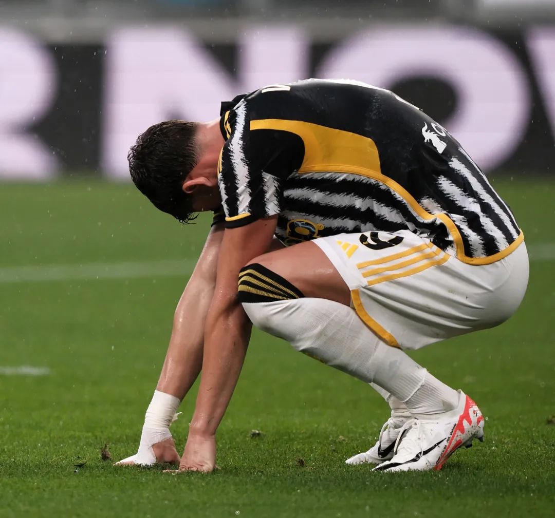 首枚金牌中 首枚金牌中